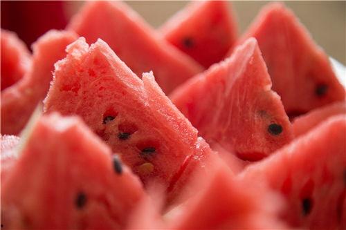 最近哪些女性吃瓜,盘点近期女性吃瓜热点事件