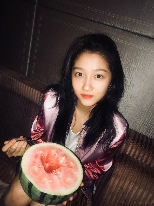吃瓜照片自拍,捕捉夏日瓜香时光