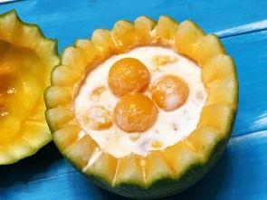 吃蜜瓜和坚果,夏日健康美味双享