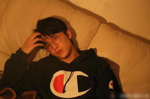 张新成吃瓜王子奇,吃瓜王子奇背后的故事