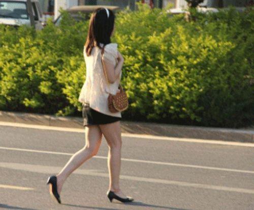 霸州的美女吃瓜,揭秘当地风情美食