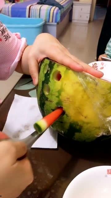 直播玄学在线吃瓜,在线吃瓜，揭秘网络直播背后的神秘世界