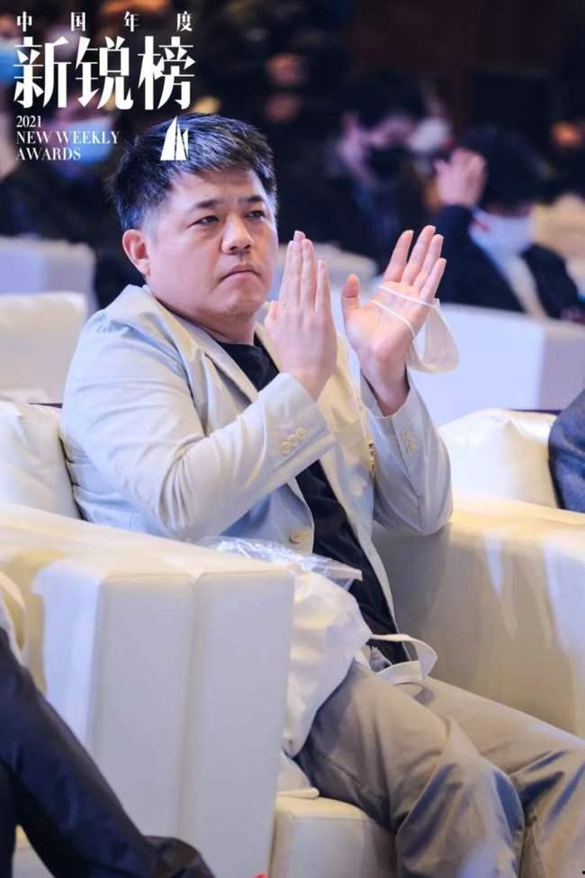 打工人上线了吃瓜,揭秘职场热点背后的故事