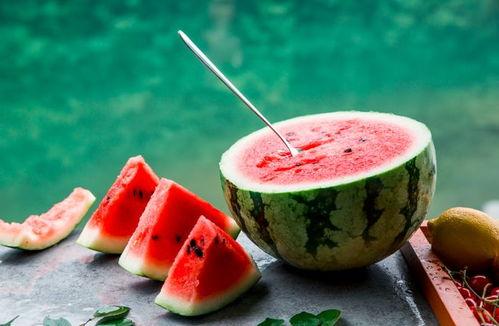 吃瓜的搞笑诗词大全,吃瓜诗词中的欢乐时光