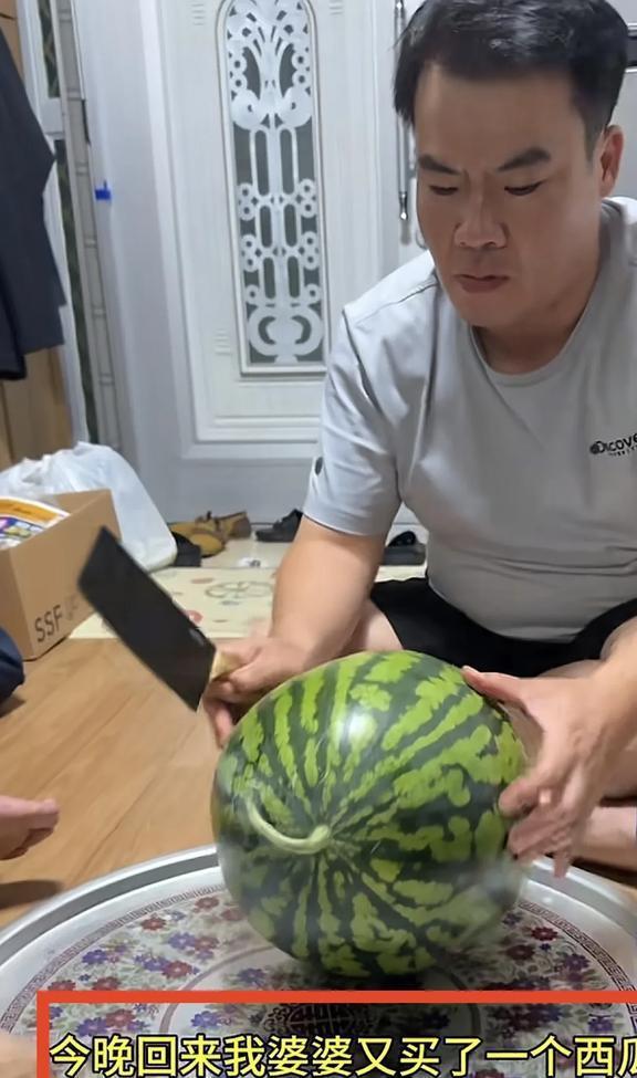 博主直播吃瓜,揭秘网红博主幕后故事