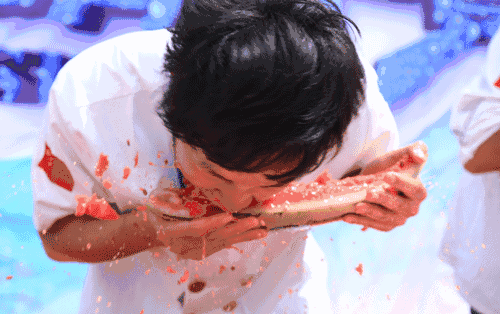 抖音帅哥吃瓜,抖音帅哥的甜蜜吃瓜时光