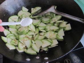 吃角瓜可以吃虾吗,探索海鲜与蔬菜的和谐美味