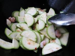 吃角瓜可以吃虾吗,探索海鲜与蔬菜的和谐美味