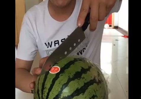 开锁师傅吃瓜现场,揭秘锁匠日常趣闻