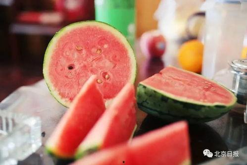 吃块瓜解渴视频,一瓜在手，清凉一夏