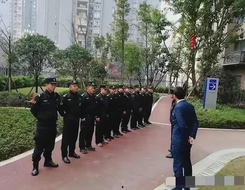 女保安吃瓜,揭秘职场八卦背后的真相