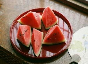 带你吃瓜物品成因,网络热词背后的成因与影响